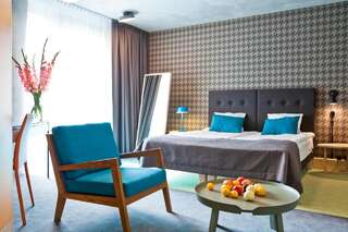 Отель Kurshi Hotel & Spa Юрмала Улучшенный двухместный номер с 1 кроватью или 2 отдельными кроватями и доступом в комплекс саун-1